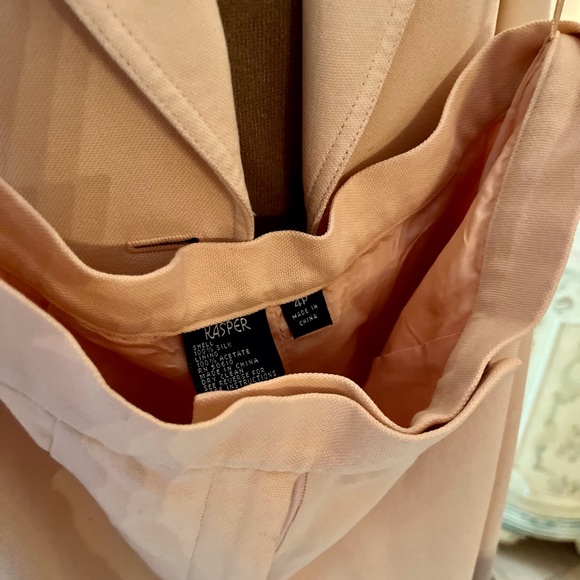 Kasper Petite 2-pc suit fully lined jacket and pants - Picture 6 of 10